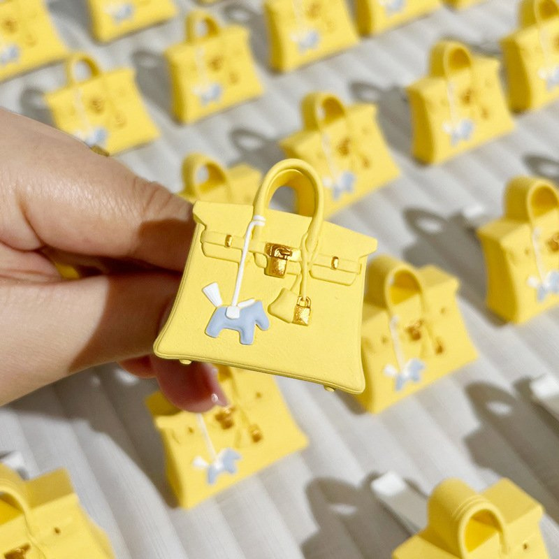 Hot Sales Luxury Bag Car Vent Clip Air Freshener for Air Conditioner Slippers Model Car Aromatherapy Diffuser for Girls