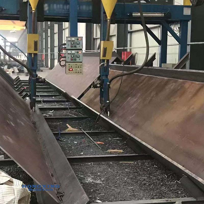 High Quality Prefabricated Cow Farm Using Dairy Hangar Steel Structure Frame Roof Truss Metal Steel Sheet Wall Cladding Workshop