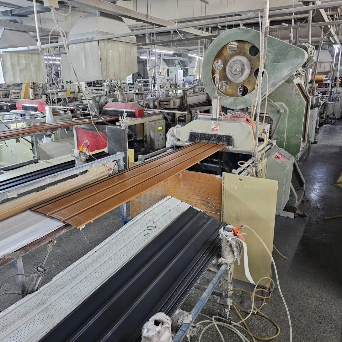 Durable Building Material Waterproof Soundproof Wood Alternative Lightweight PVC Ceiling Eaves Soffit Panel for Elegant Exterior Siding