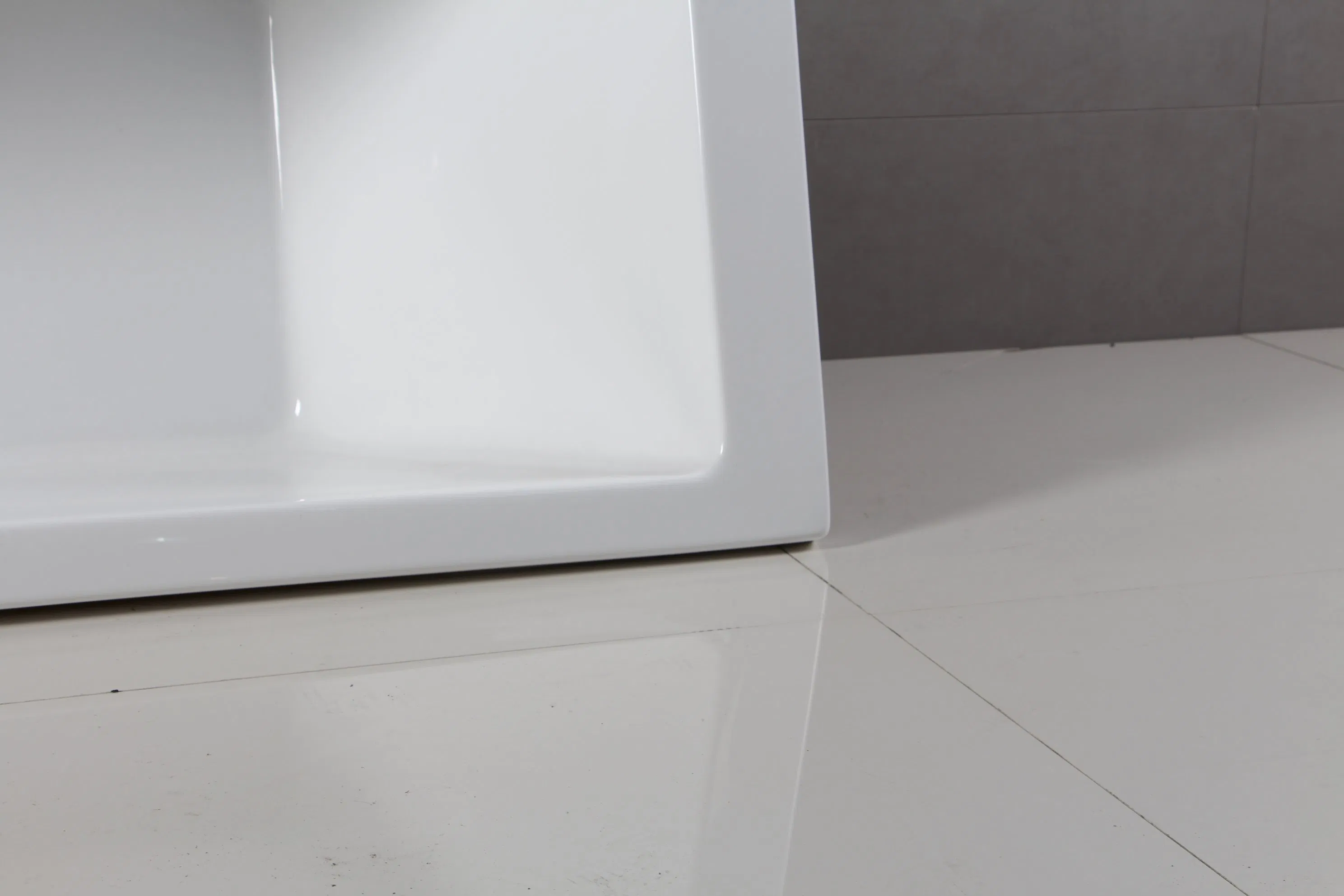 Угловая акриловая ванна для встраивания