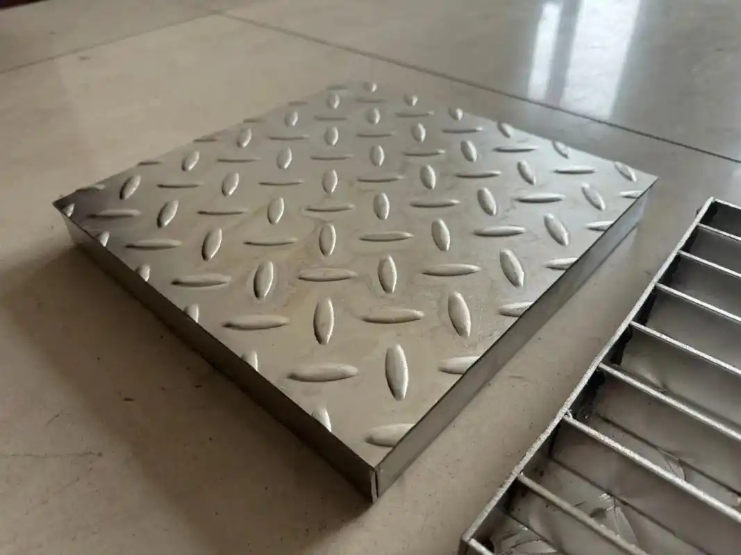 Manufacture Galvanised Open End Mesh Tooth Serrated Stainless Steel Heavy Duty Safety Steel Walkway Metal Bar Grating for Platform Decking Steel Grating