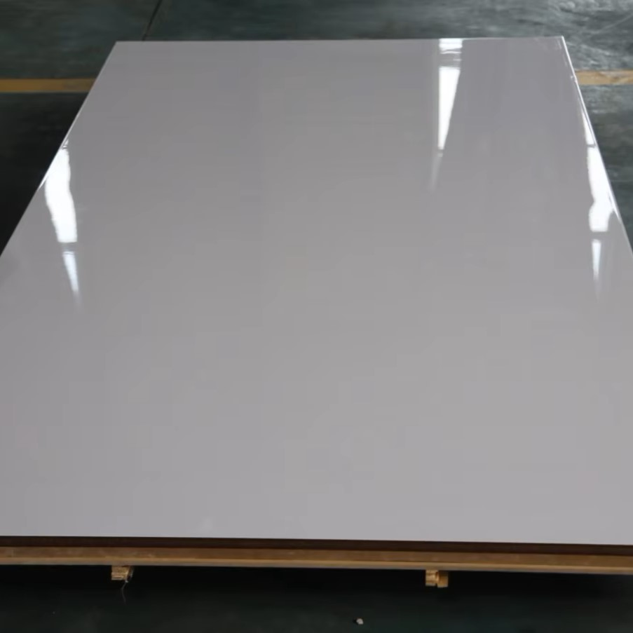 White Melamine Faced MDF Board Panel Matt UV Glossy E1 E0 Grade