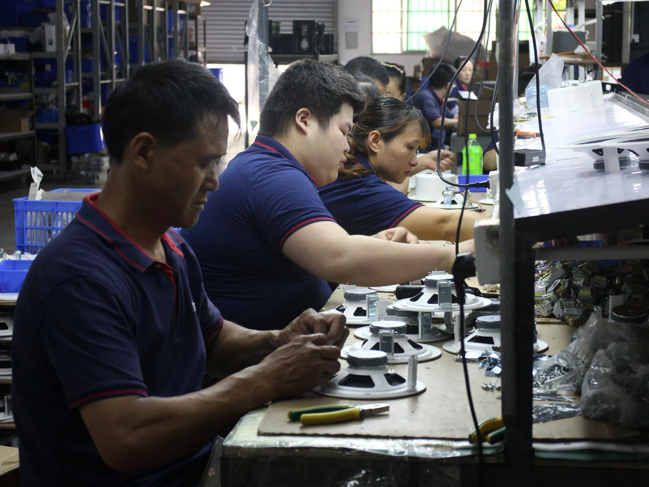 Dual Channel True Diversity UHF Wireless Handheld Microphone with Shu-Re Capsule