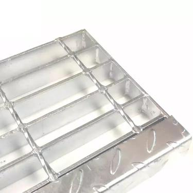 Heavy-Duty Serrated Steel Grating for Safe Walkway Platforms