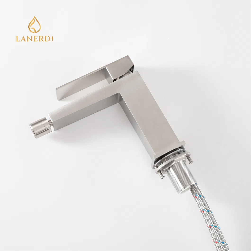 Стильный мини-смеситель для биде