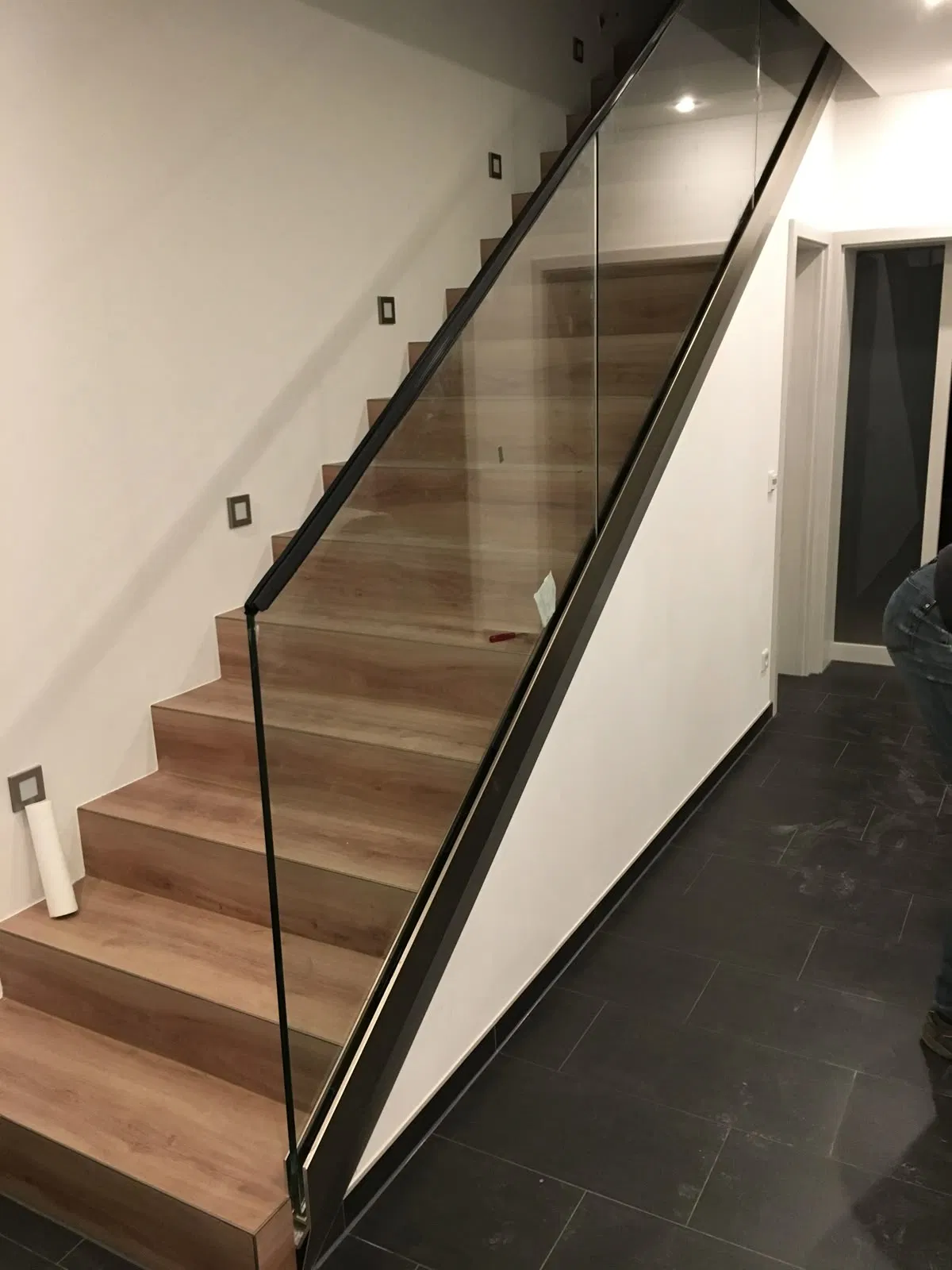 Outstanding Value Polished Detailing Enduring Skeleton Innovative Vision Personalized Facility Wholesale Distinguished Luxury U Channel Glass Railing