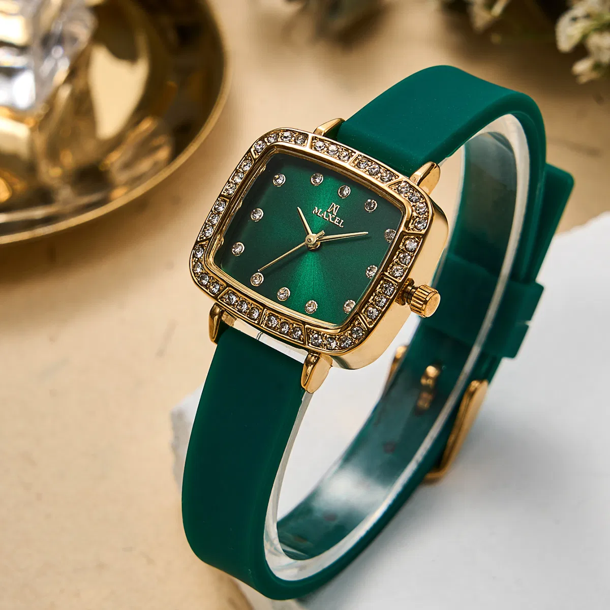 Wholesale Factory Silicon Watch for Promotion Lady Wrist Watch for Stock