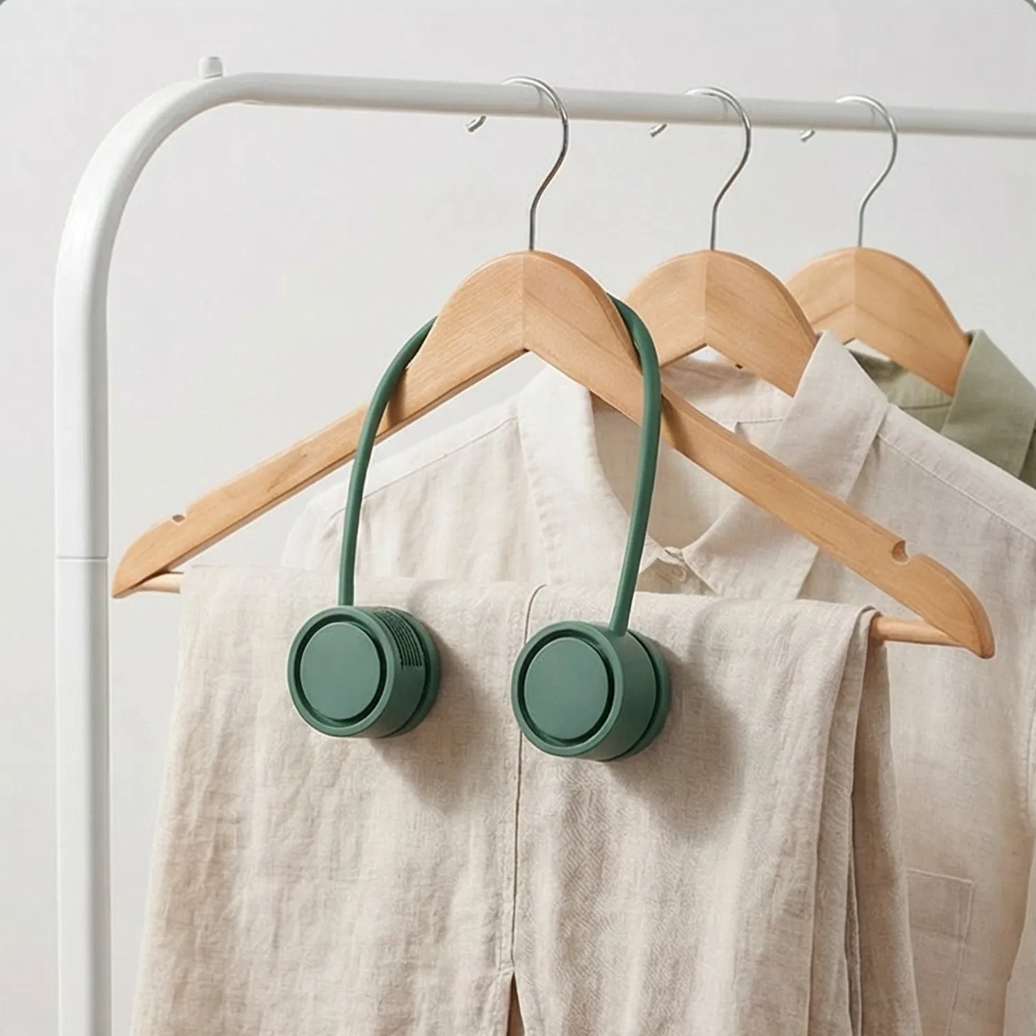 2024 New Hanging Neck USB Charging Outdoor 1600mAh Mini Fan