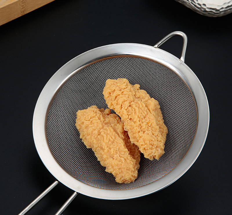 Kitchen Utensils Fine Mesh Food Strainer 304 Stainless Steel Hot Pot Fat Skimmer Spoon with Long Handle Metal Colanders