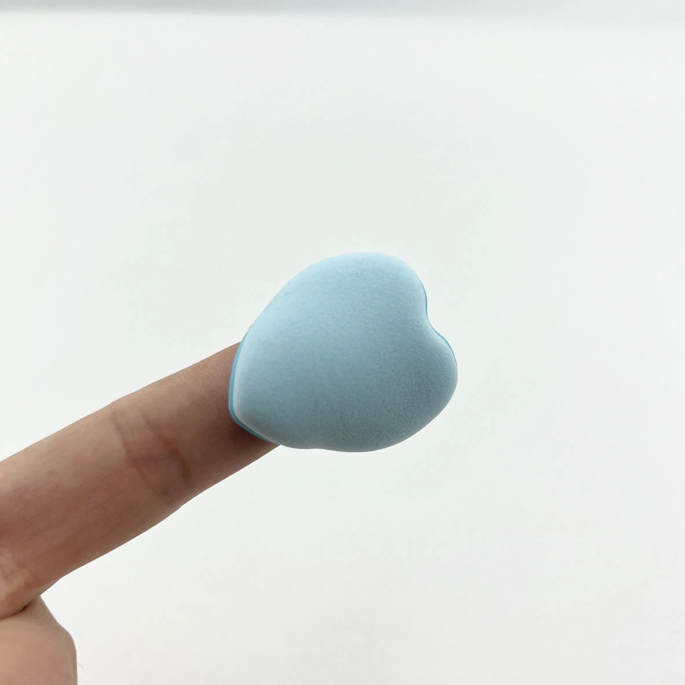 Custom Gift Beauty Tools Heart Shape Microfiber Makeup Powder Puff for Women Girl