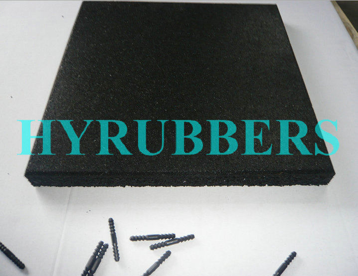 Резиновая плитка с отверстиями для улицы