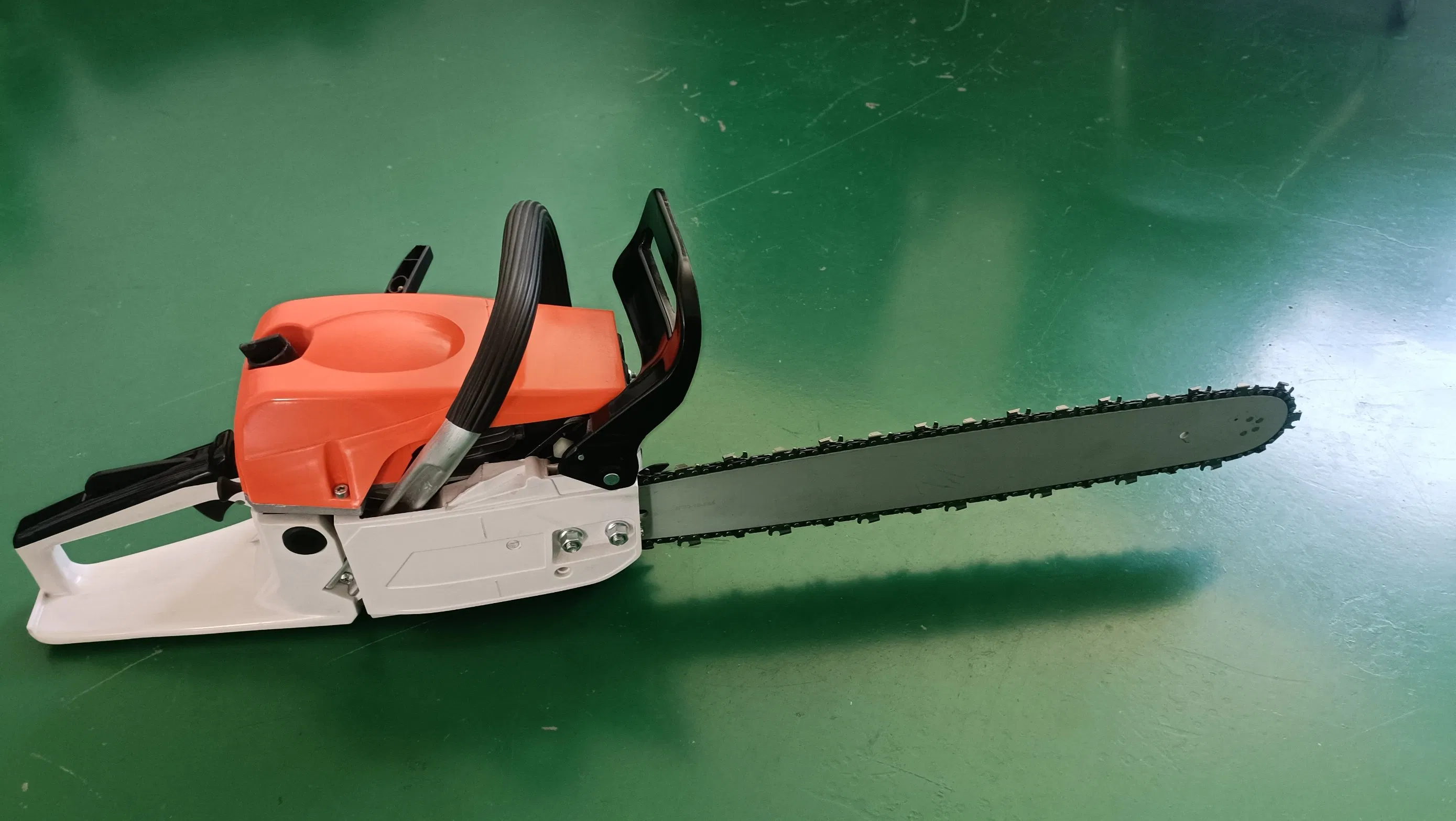 CE Certificated Popular Garden Tool Gasoline Chain Saw