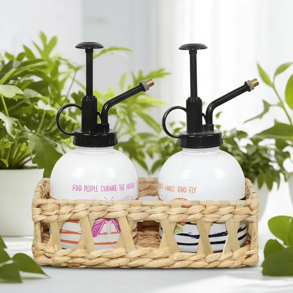 Стильный стеклянный опрыскиватель из лозы для дома и сада