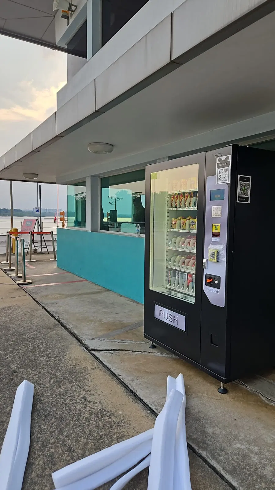 Best Seller Combo Snacks Drinks Vending Machines