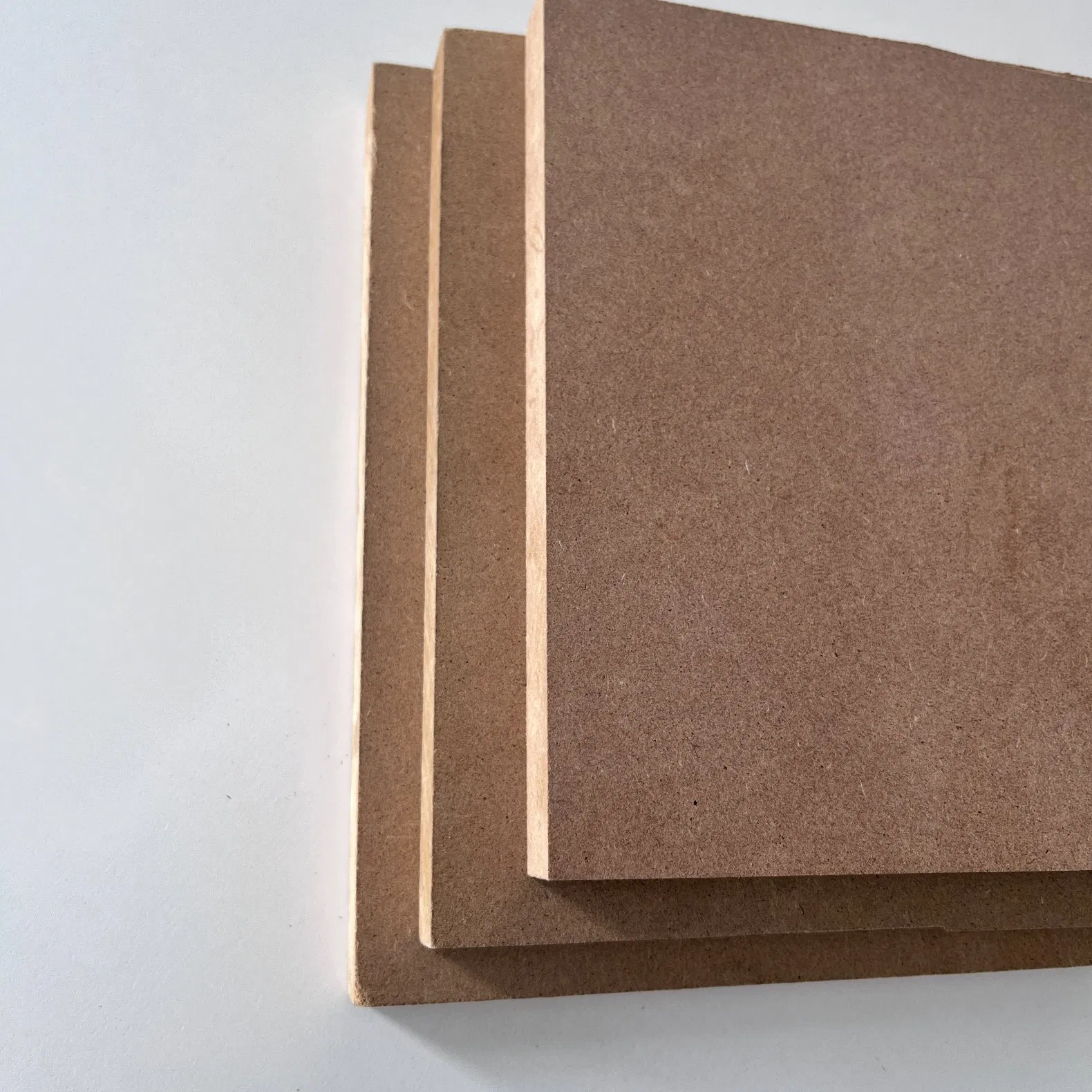 High Quality 2140X2440mm 1830X3660mm 2100X2800mm Melamine Laminated Raw MDF