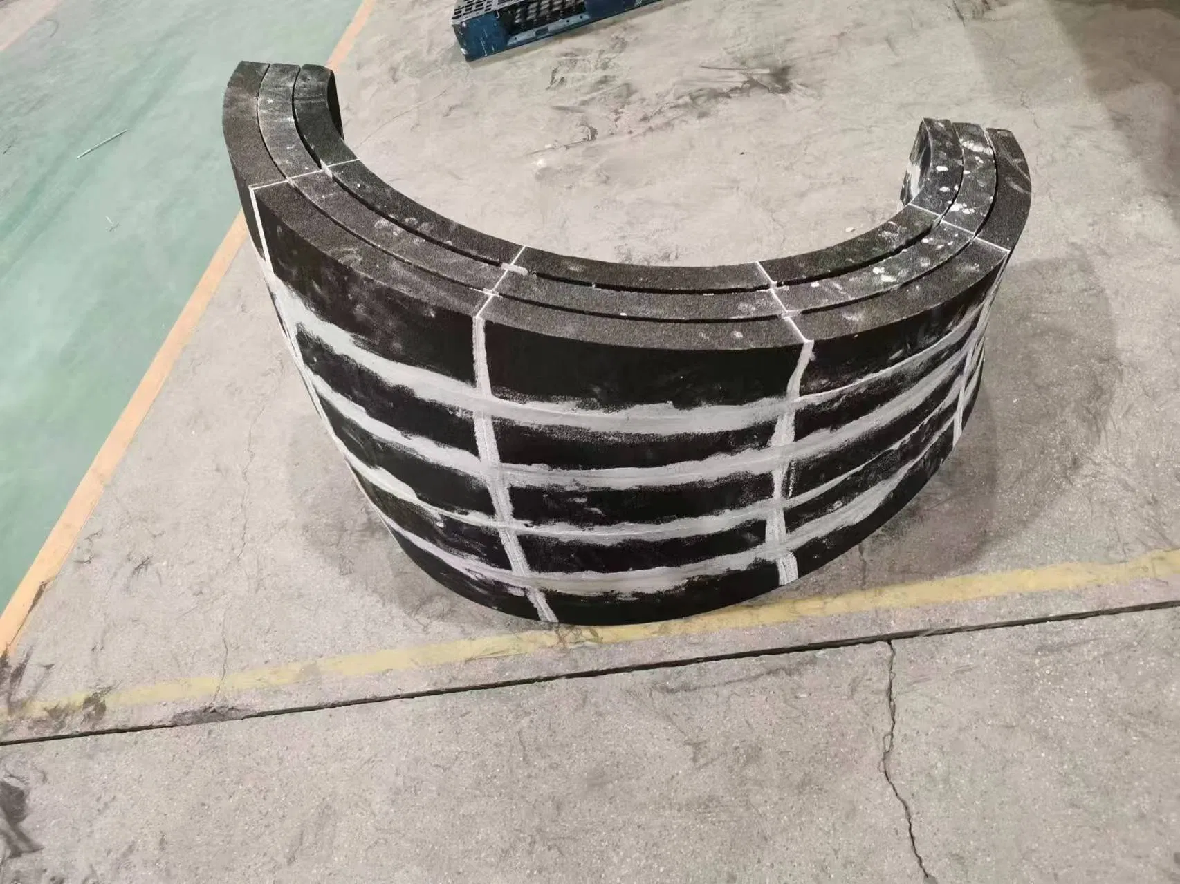 Foam Glass Pipes in Petrochemical Refining Pipelines