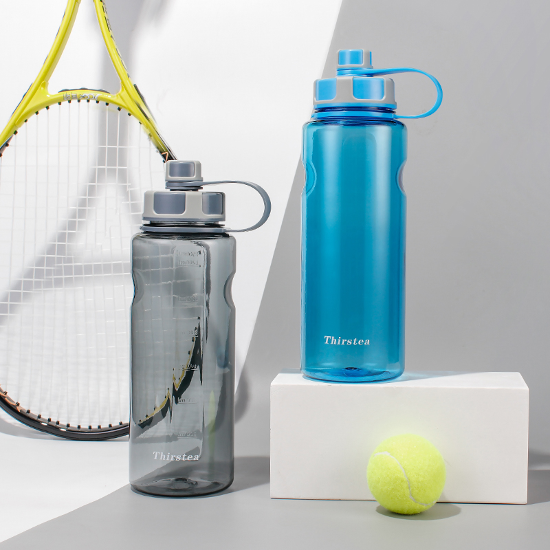 Big Capacity 2000ml Plastic Sports Bottle with Tea Infuser