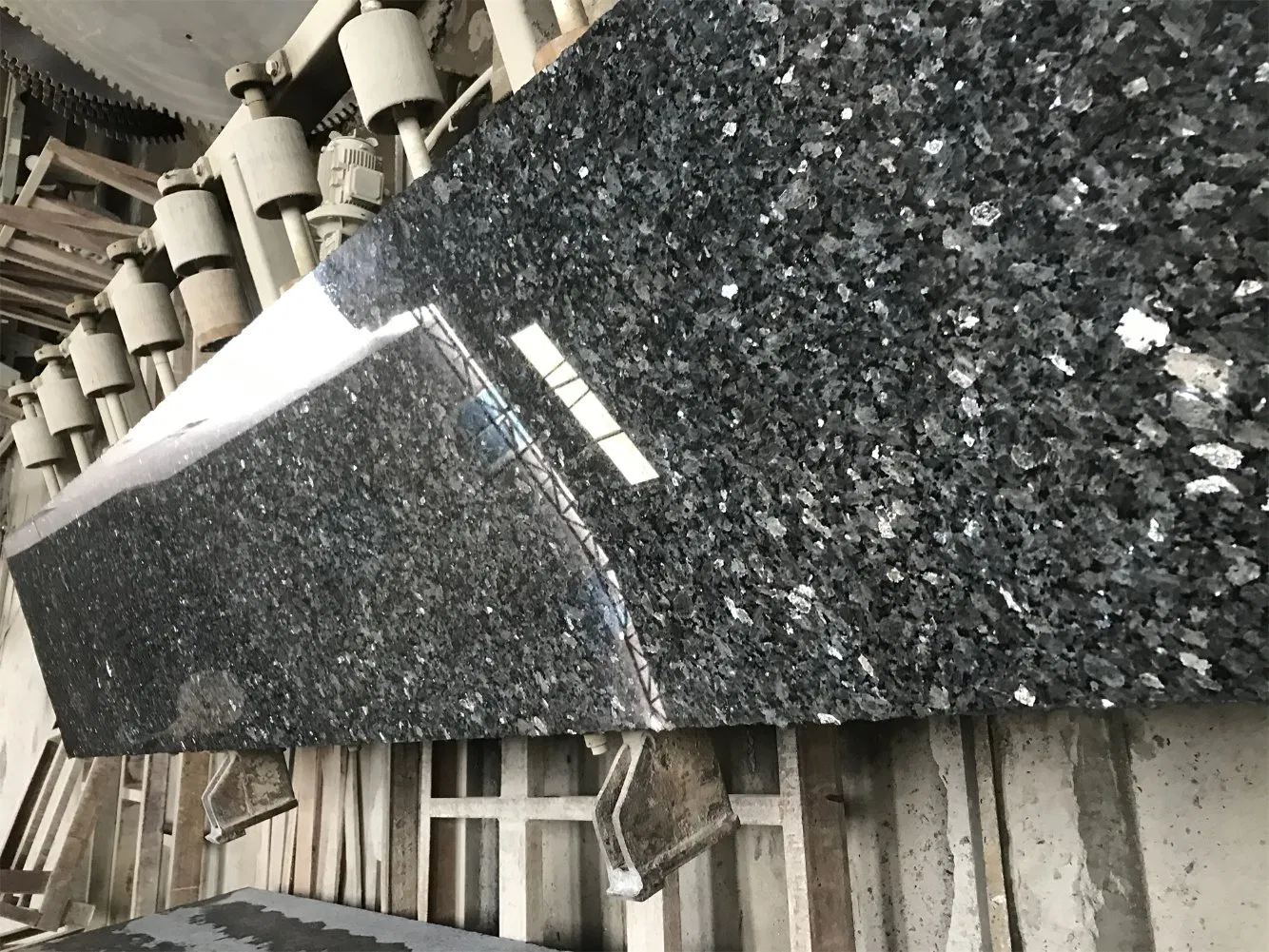 Silver Pearl Natural Stone Granite Decoration Material for Wall Cladding Kitchen Countertop