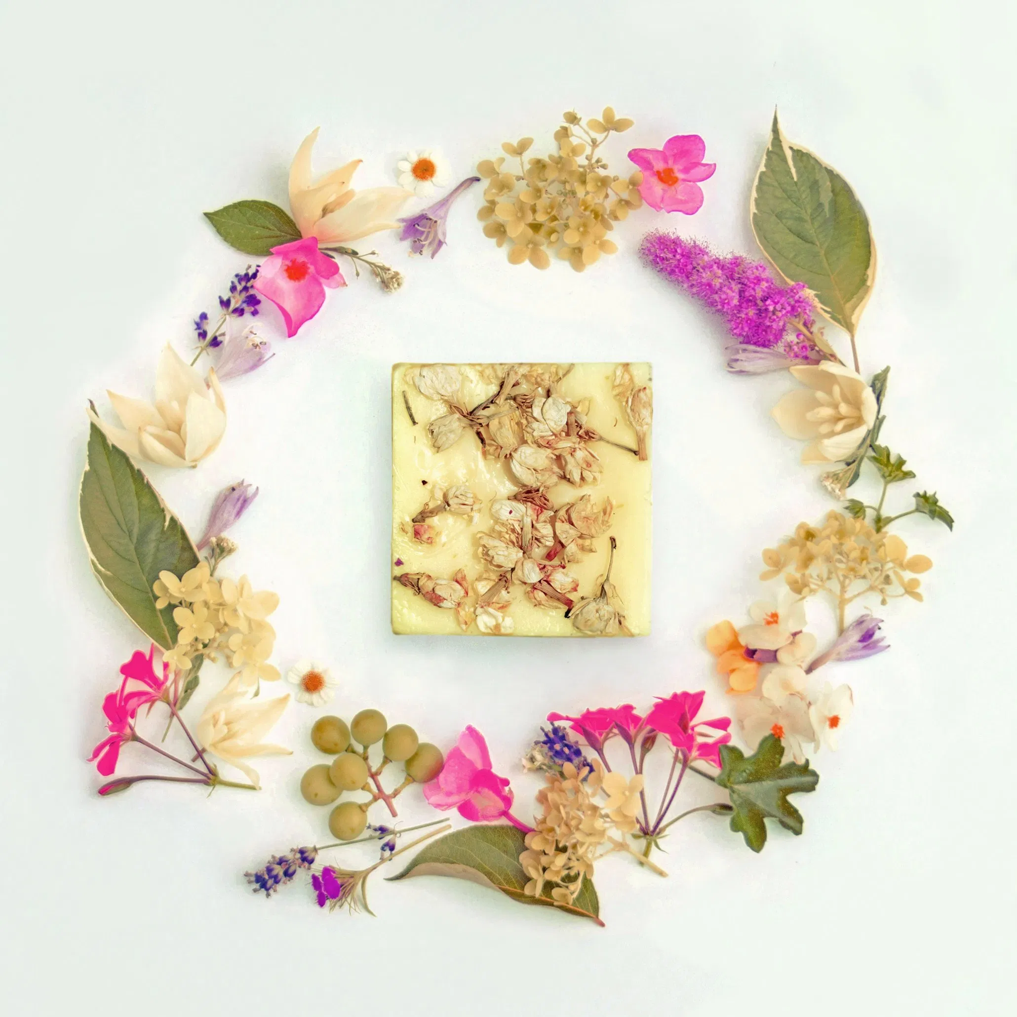 Custom Organic Body Bath Cleaning Whitening Flower Petals Handmade Soap