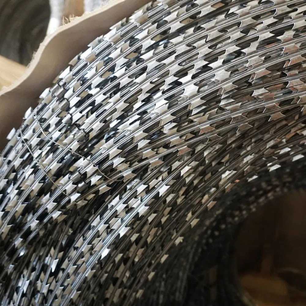 High Security Bto-16 Concertina Wire Mesh Roll Hot Dipped Galvanized for Perimeter Fencing Anti Intrusion and Boundary Defense with Razor Sharp Edge Technology