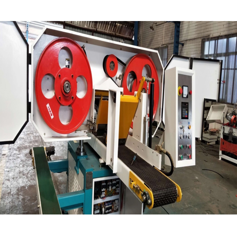 Ленточная пила по дереву промышленная гидравлическая горизонтальная 300-600 мм