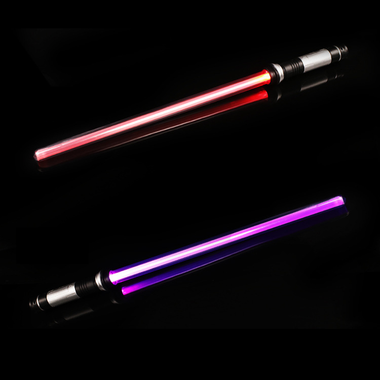 Телескопический лазерный меч со световыми эффектами