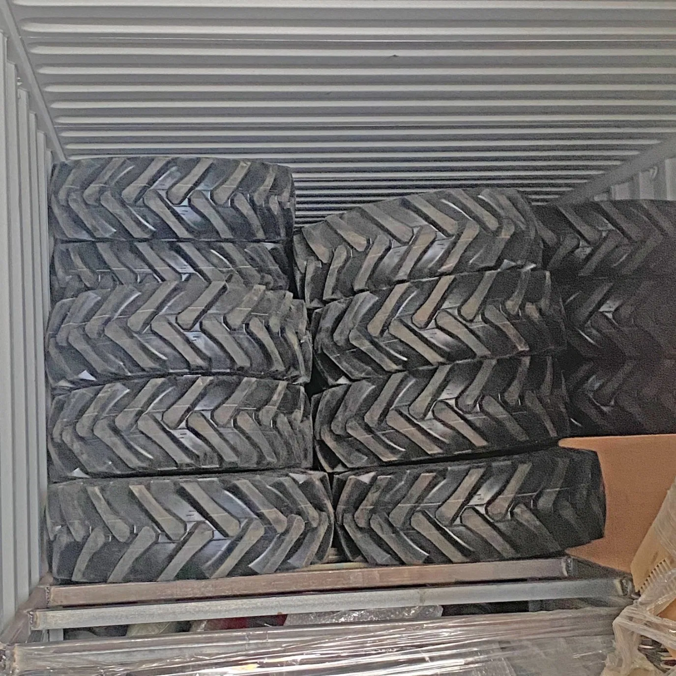 Premium 11.5/80-15.3 Herringbone Tractor Tire for Enhanced Performance