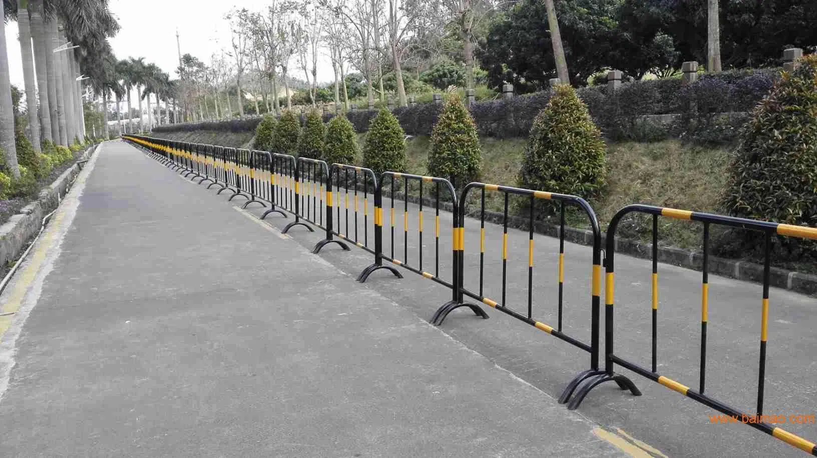 Manufacturer Bike Rack Galvanized Steel Interlocking Crowd Control Barricades