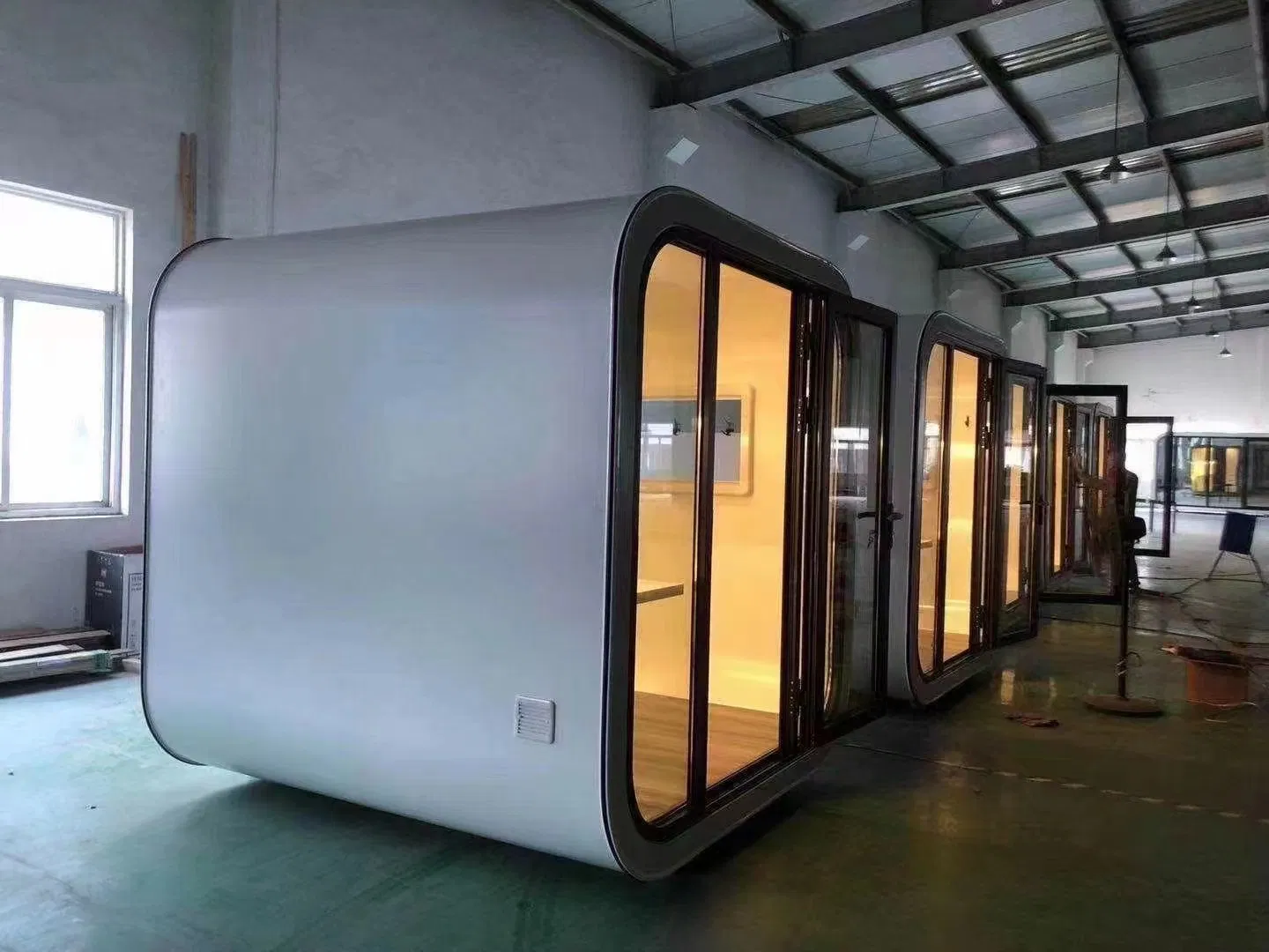 Prefabricated Capsule House Prefab Container Apple Pod Australia Steel Structure Tiny Luxury Camp