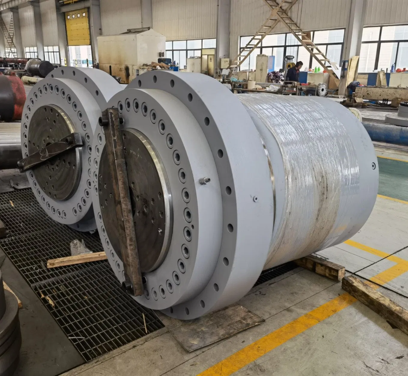 Двусторонний большой гидравлический цилиндр ISO