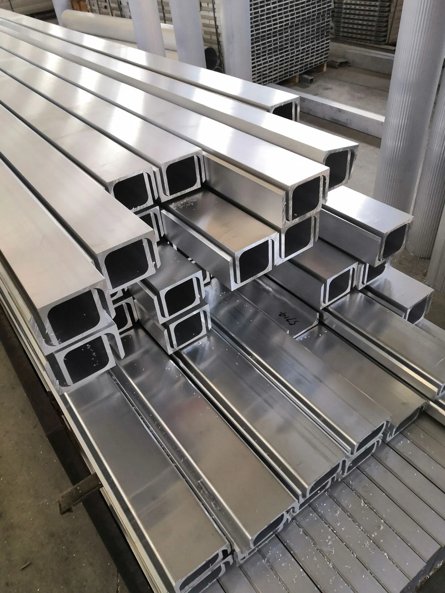 Aluminium Extruded Tube 6060 T66