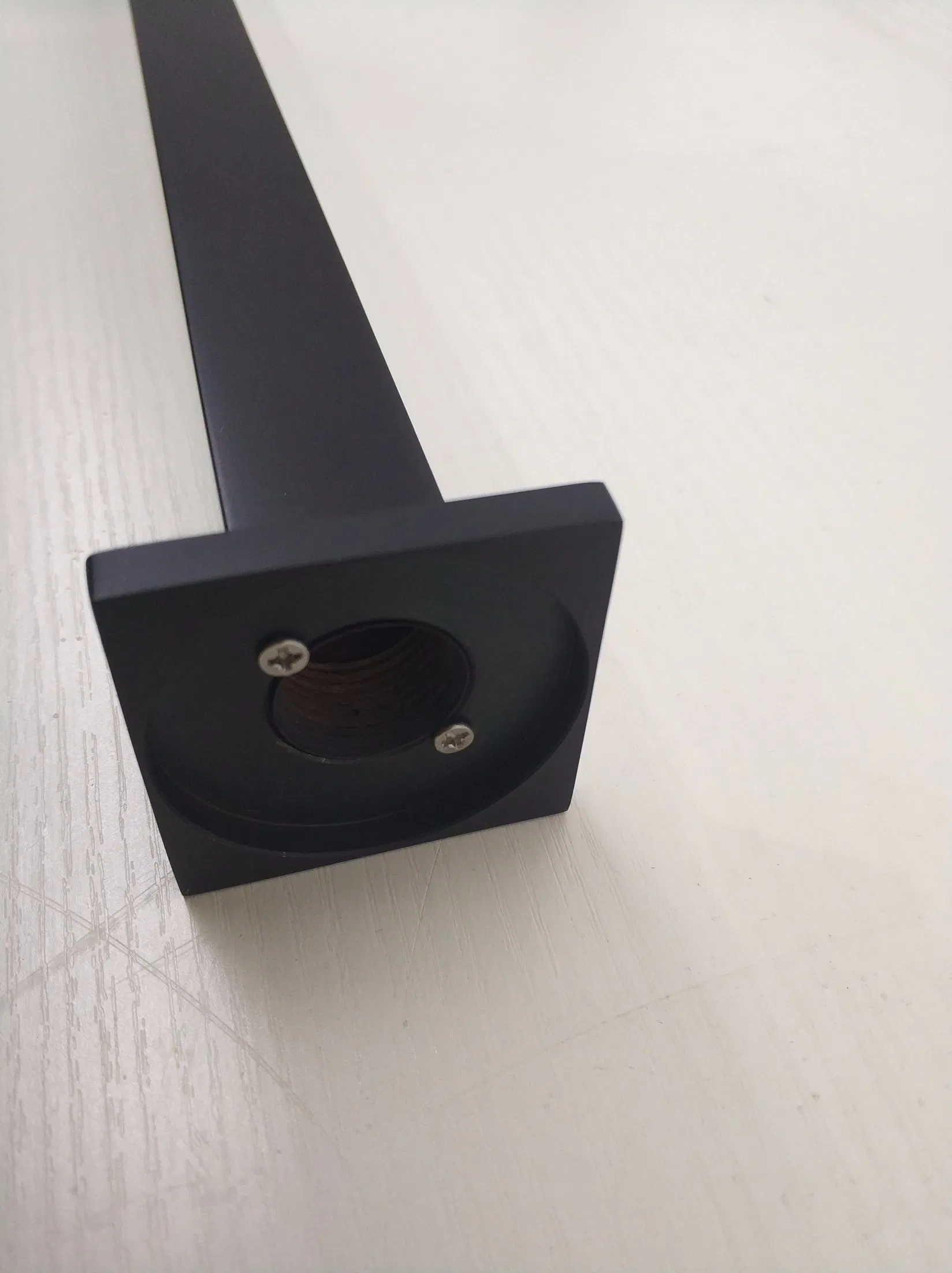 Настенный квадратный держатель для душа Contop