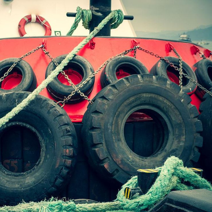 Б/у шины для защиты причалов и швартовки судов