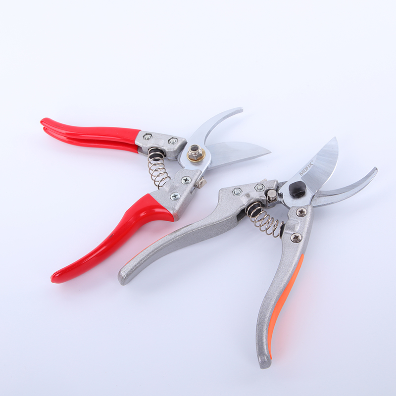 Садовые ножницы для обрезки с фиксатором