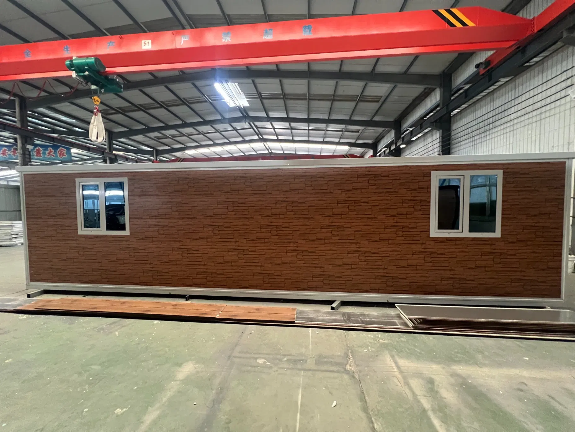 30FT Mobile Modern Portable Prefab Home Expandable Container House with Bathroom Kitchen