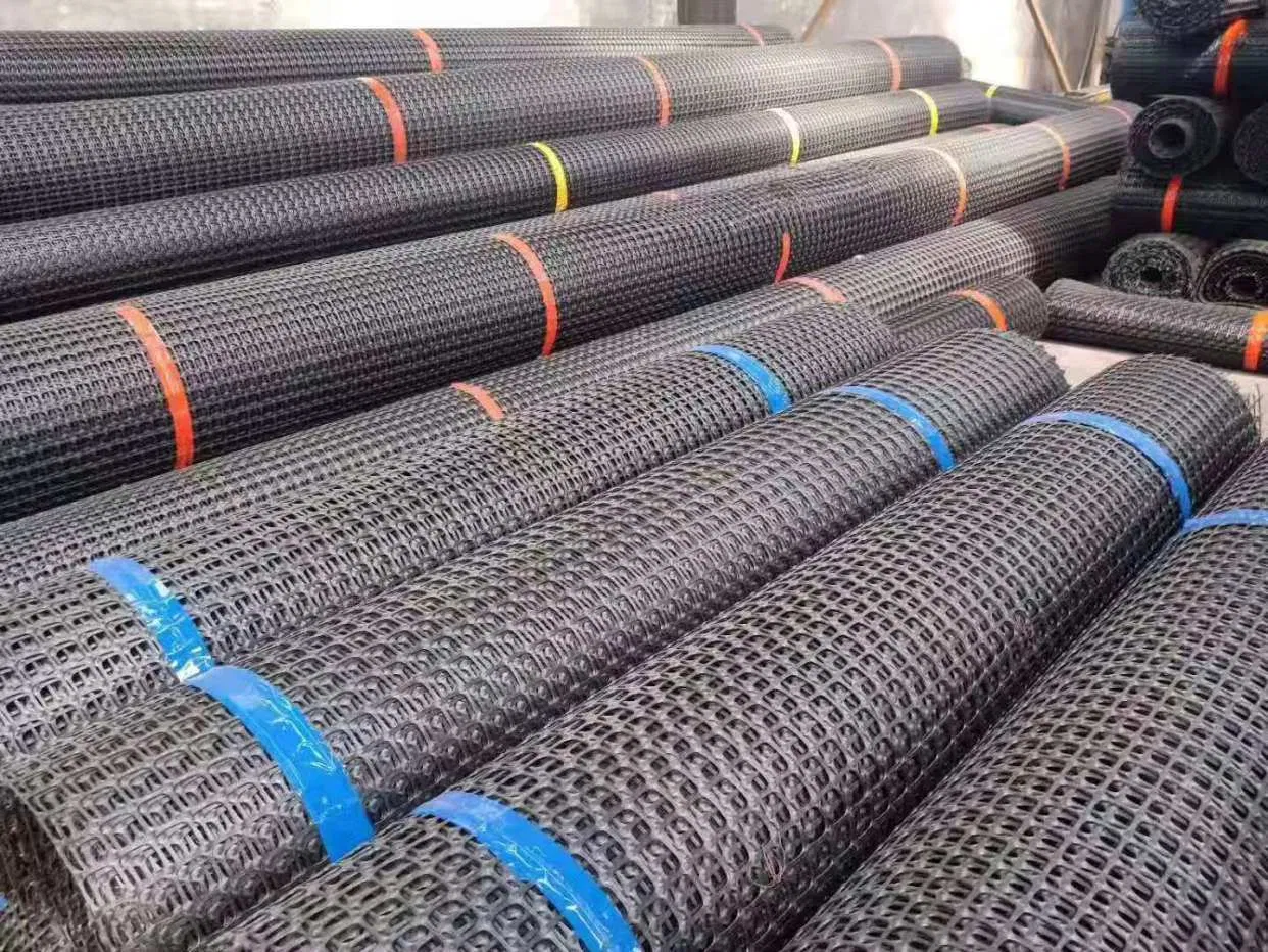 300kN/M Soil Reinforcement Biaxial Uniaxial Polyester Geogrid Pet Geogrid