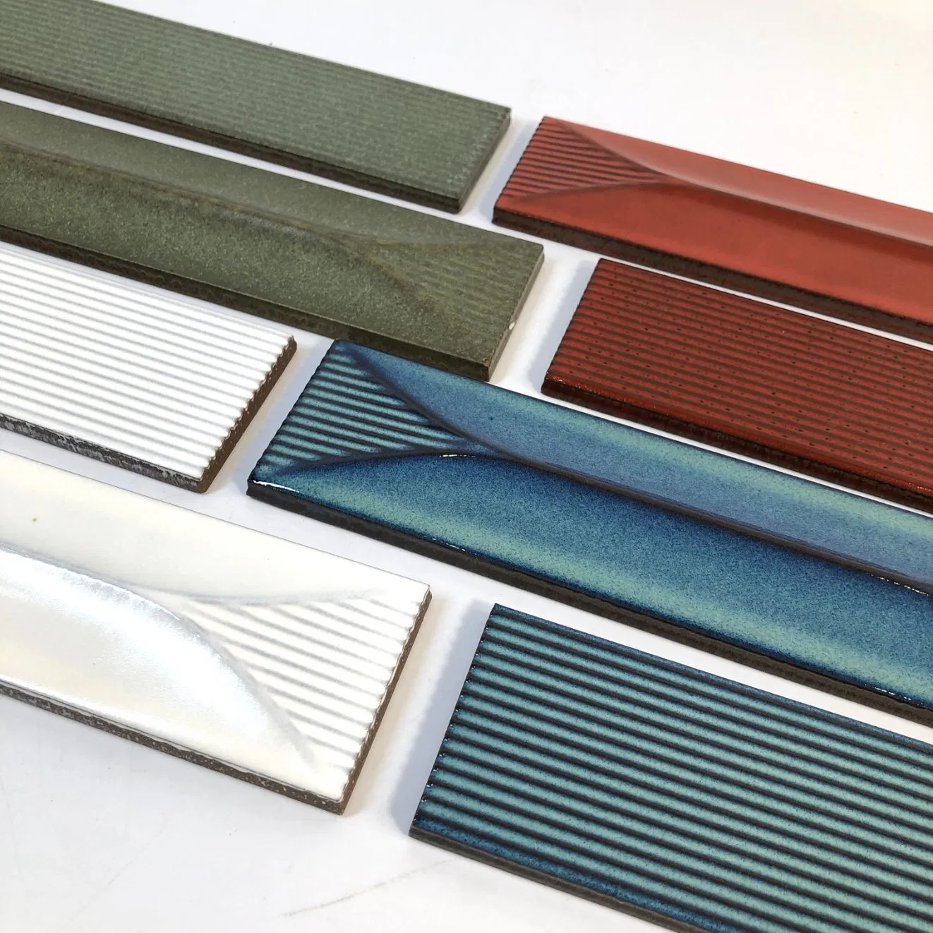 Good Quality Glazed Glossy Ceramic Tiles White Wall Tile Subway Tile Sheet for Home Decoration Beautiful Decorative