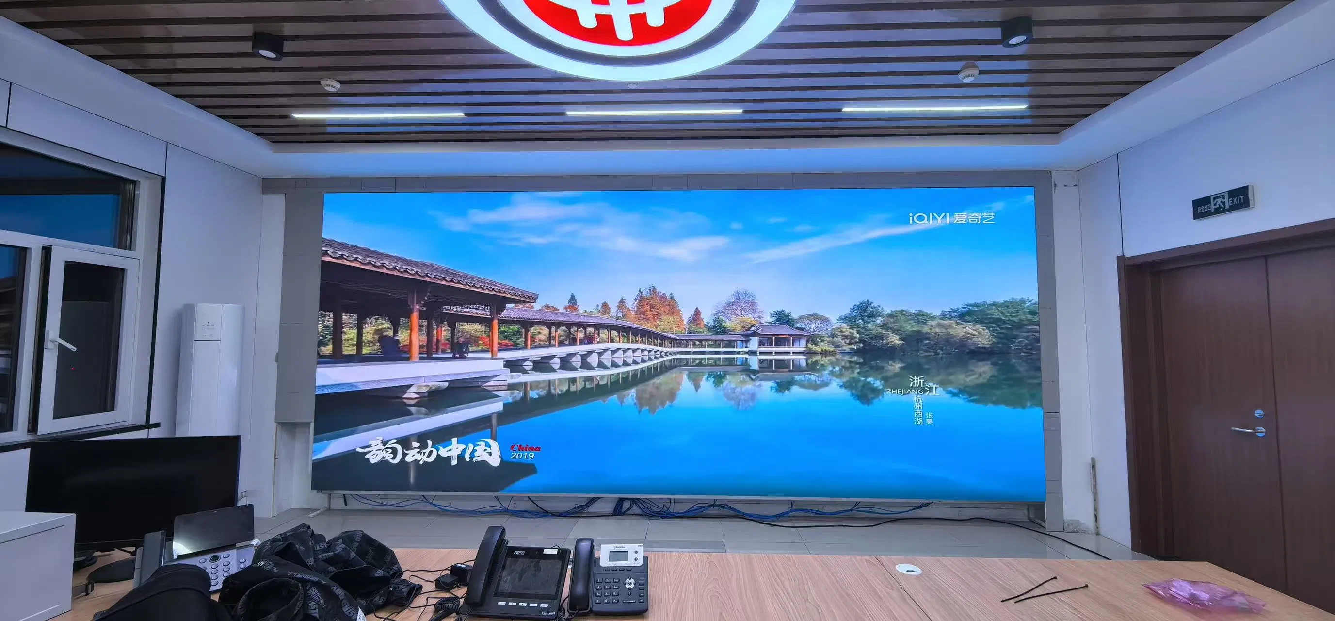 Small Pitch HD Indoor LED Video Wall Display Fixed Installation P2.0 P2.5 Pixel LED Screen