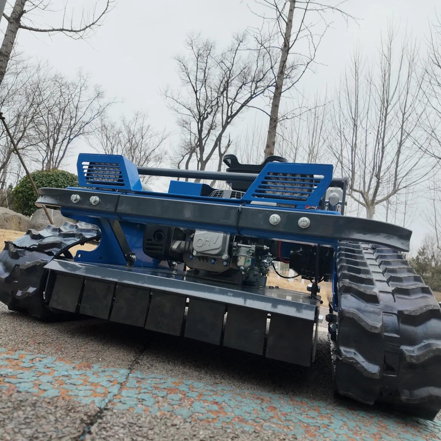 Гусеничная газонокосилка-мульчер 550G с дистанционным управлением