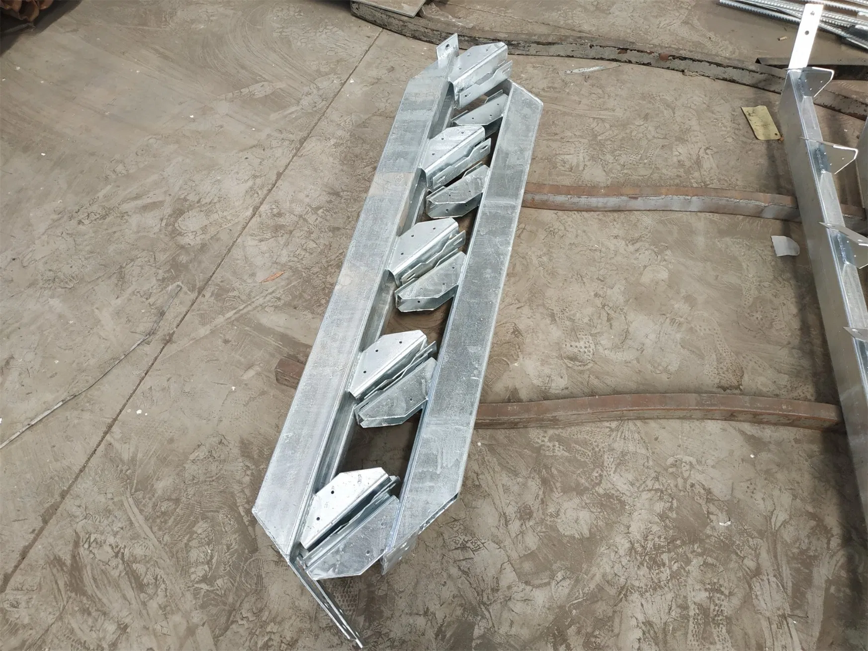 Customized Australian Standard Steel Stairs Hot DIP Galvanised Customer Surface Treatment Stringers