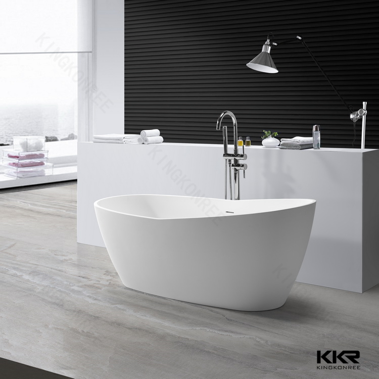 Угловая ванна из искусственного камня с закругленными краями