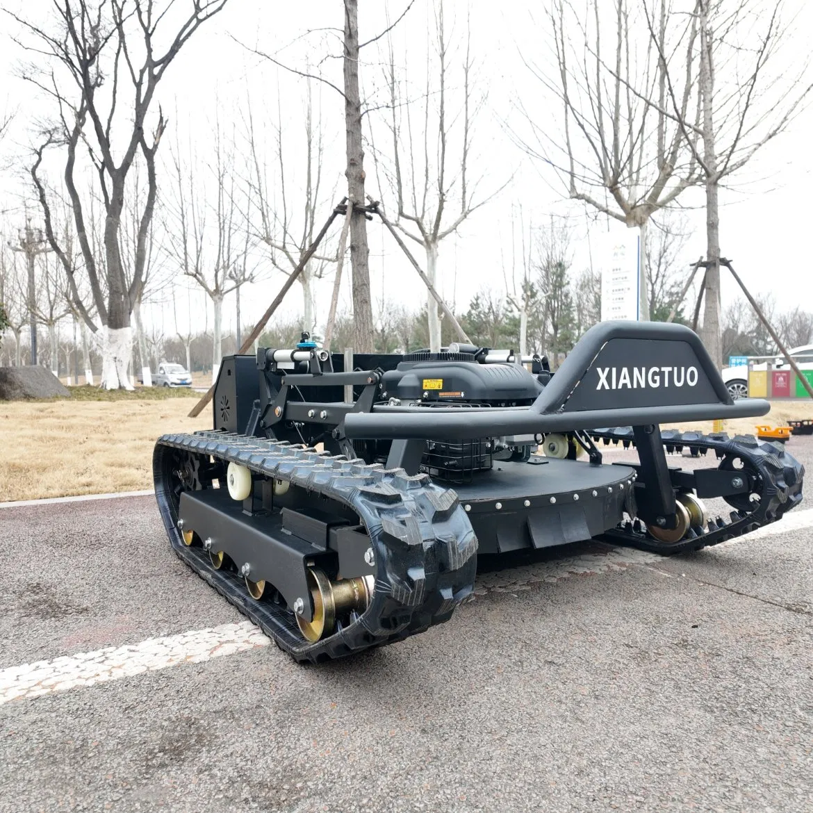 Газонокосилка-робот для сложного рельефа XT-900