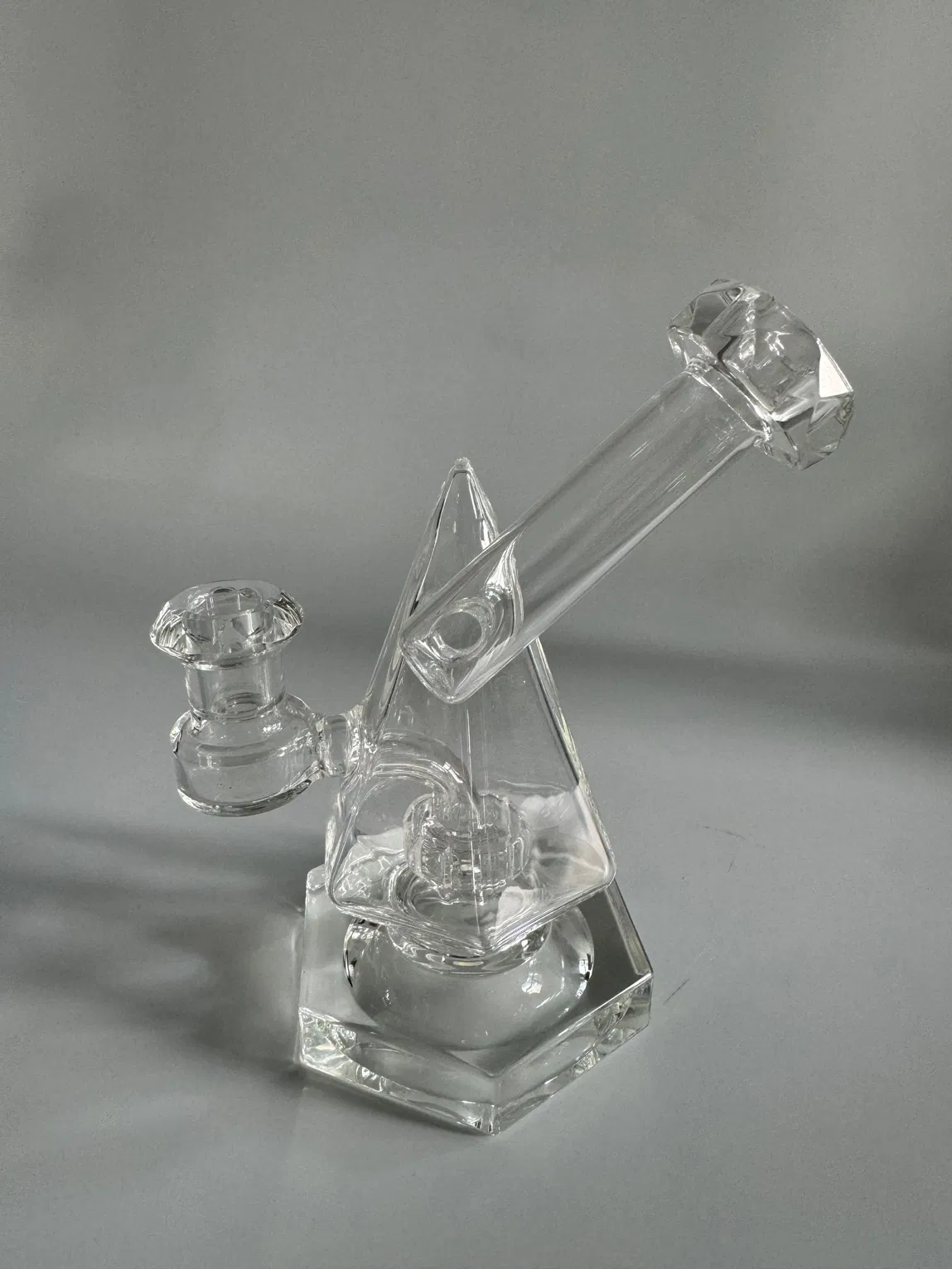 Premium Handcrafted Glass Water Pipe for Smooth Smoking Experience New Item