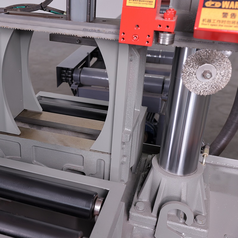 Ленточная пила по металлу компактная малогабаритная