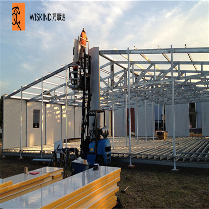 SGS Prefabricated Steel Structure Building Warehouse with Steel Beam