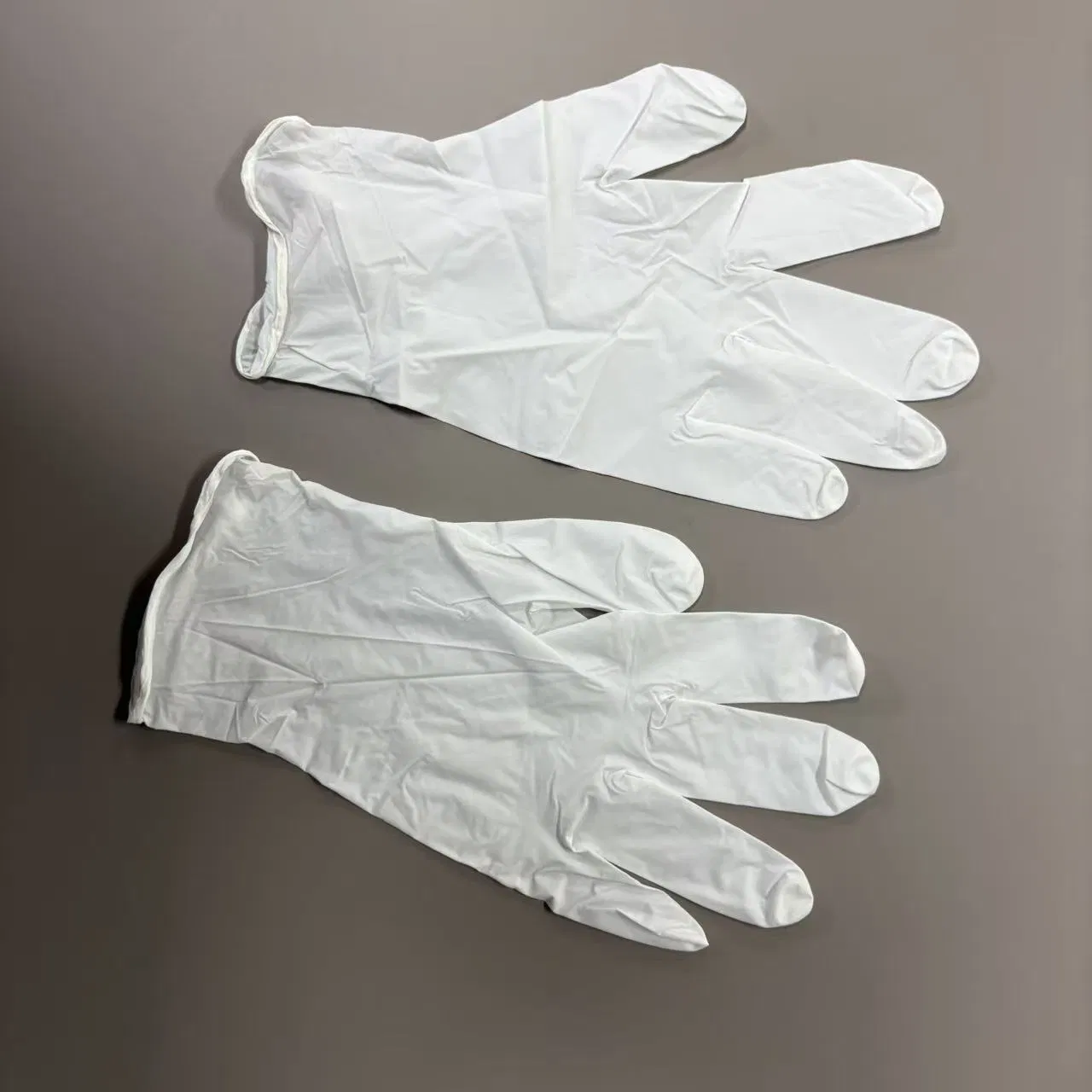 White Nitrile Protective Gloves for Non Invasive Exam Procedures