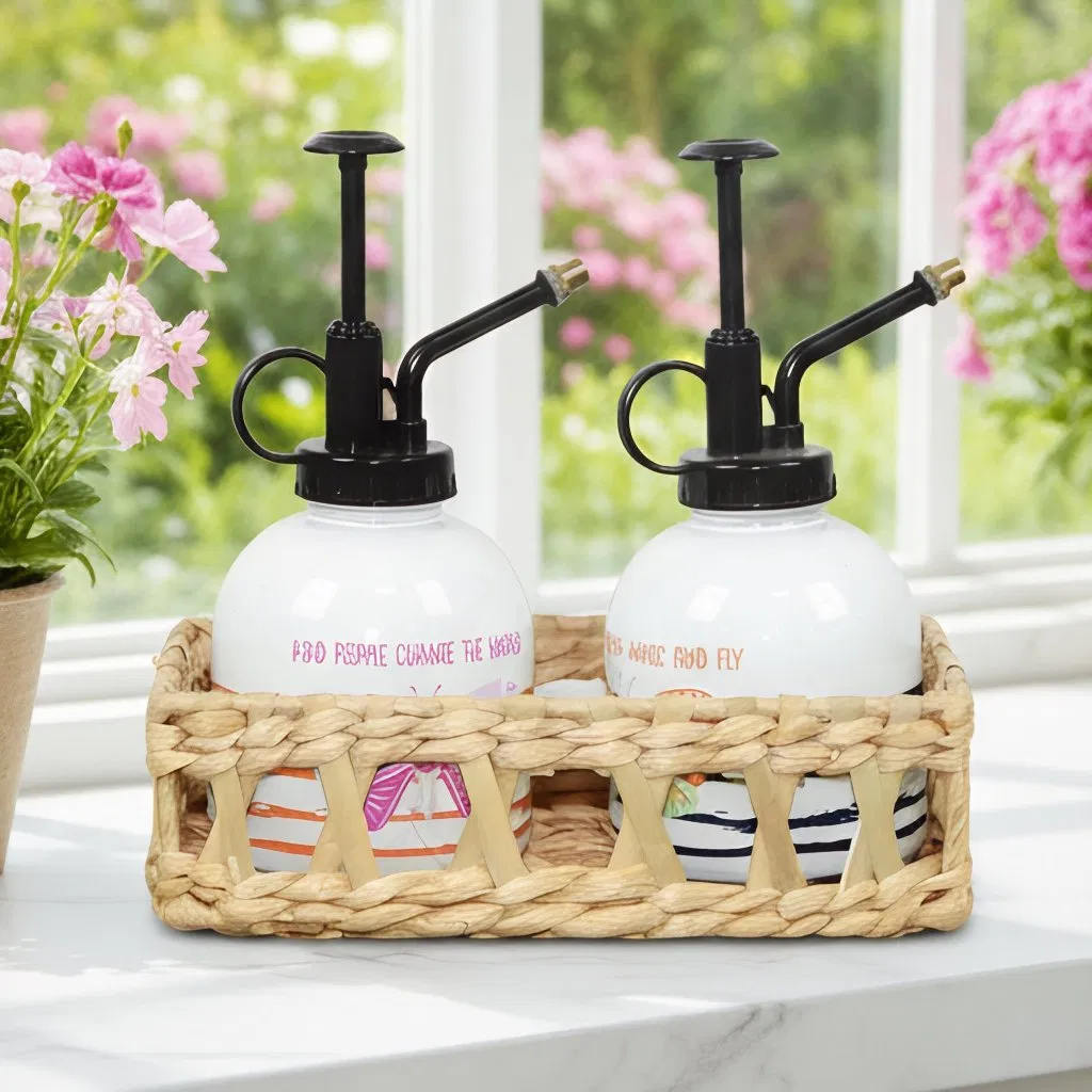 Стильный стеклянный опрыскиватель из лозы для дома и сада