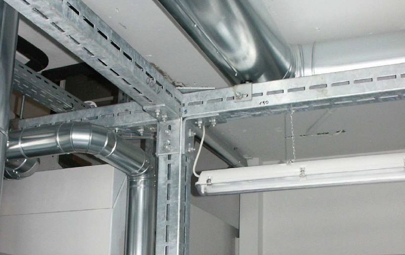 Durable Light Duty Slotted Cable Tray for Efficient Wiring Solutions