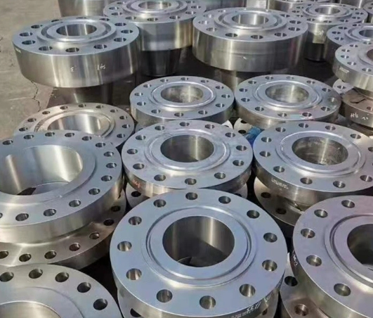 Flange, Elbow, Reducer, Tee with High Quality Material Efficient Concentric in Stock