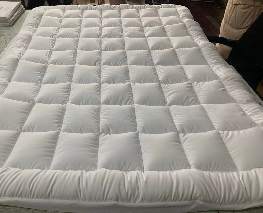 Hot Selling Cheapest Square Quilting Microfiber Mattress Protector